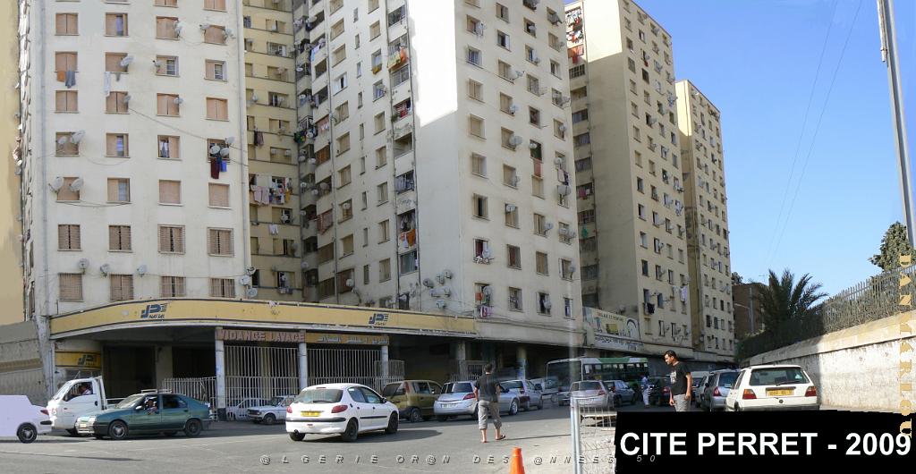 ORAN 2009 pano CITE PERRET QUARTIER SAINTPIERRE.jpg